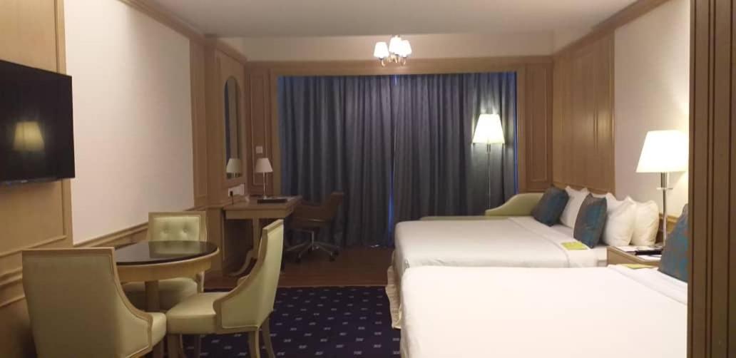 Royale Chulan Penang Hotel George Town Exterior foto